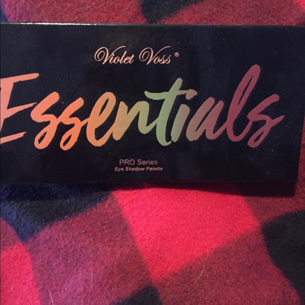 Violet Voss essentials eye shadow palette